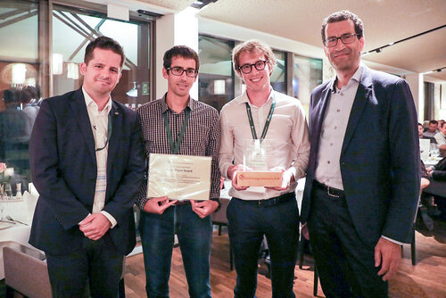 Die stolzen Preisträger des ersten Awards
